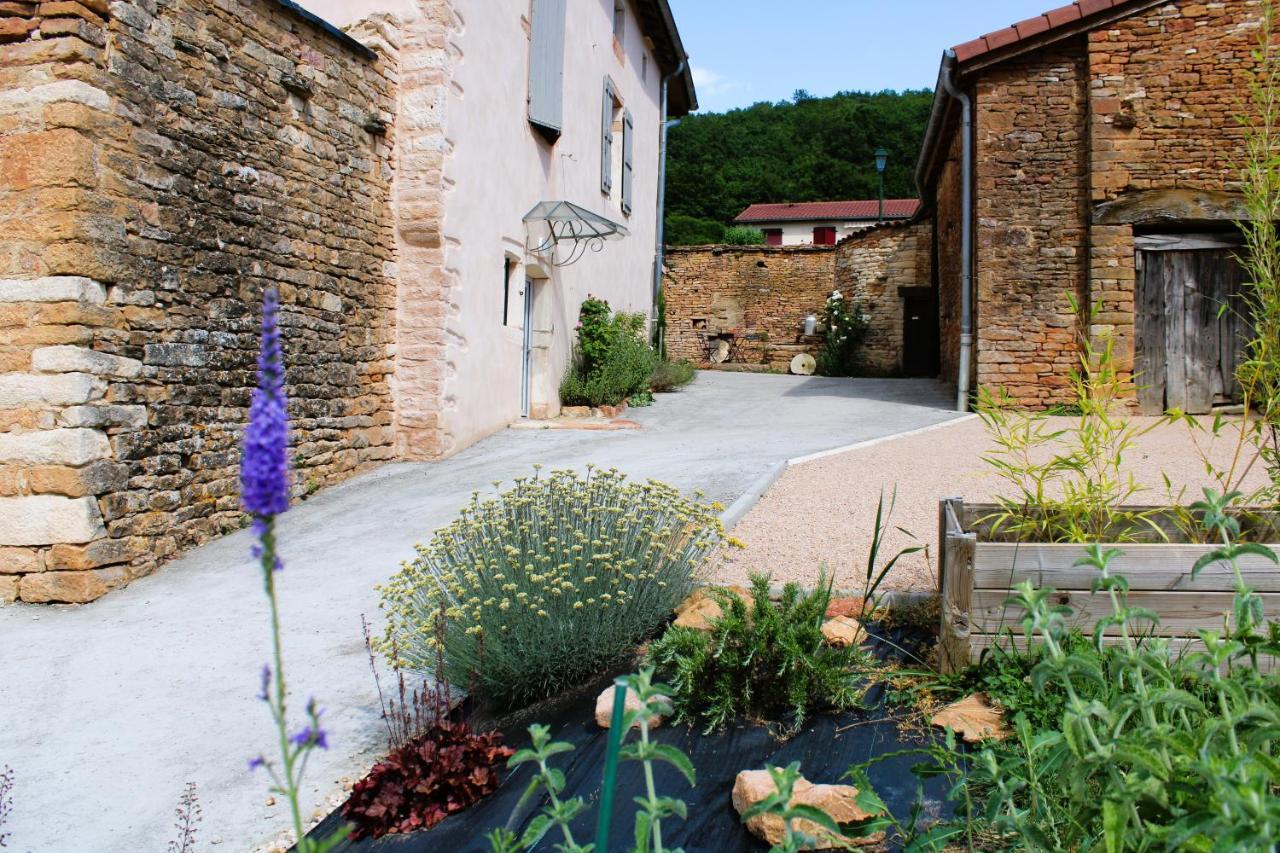 Le Clos Des Pierres Rouges Burgy 外观 照片